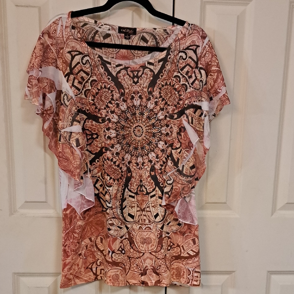 Cal Style Womens Top This Elegent Jewled Front Stylish Ruffled Sleeves.